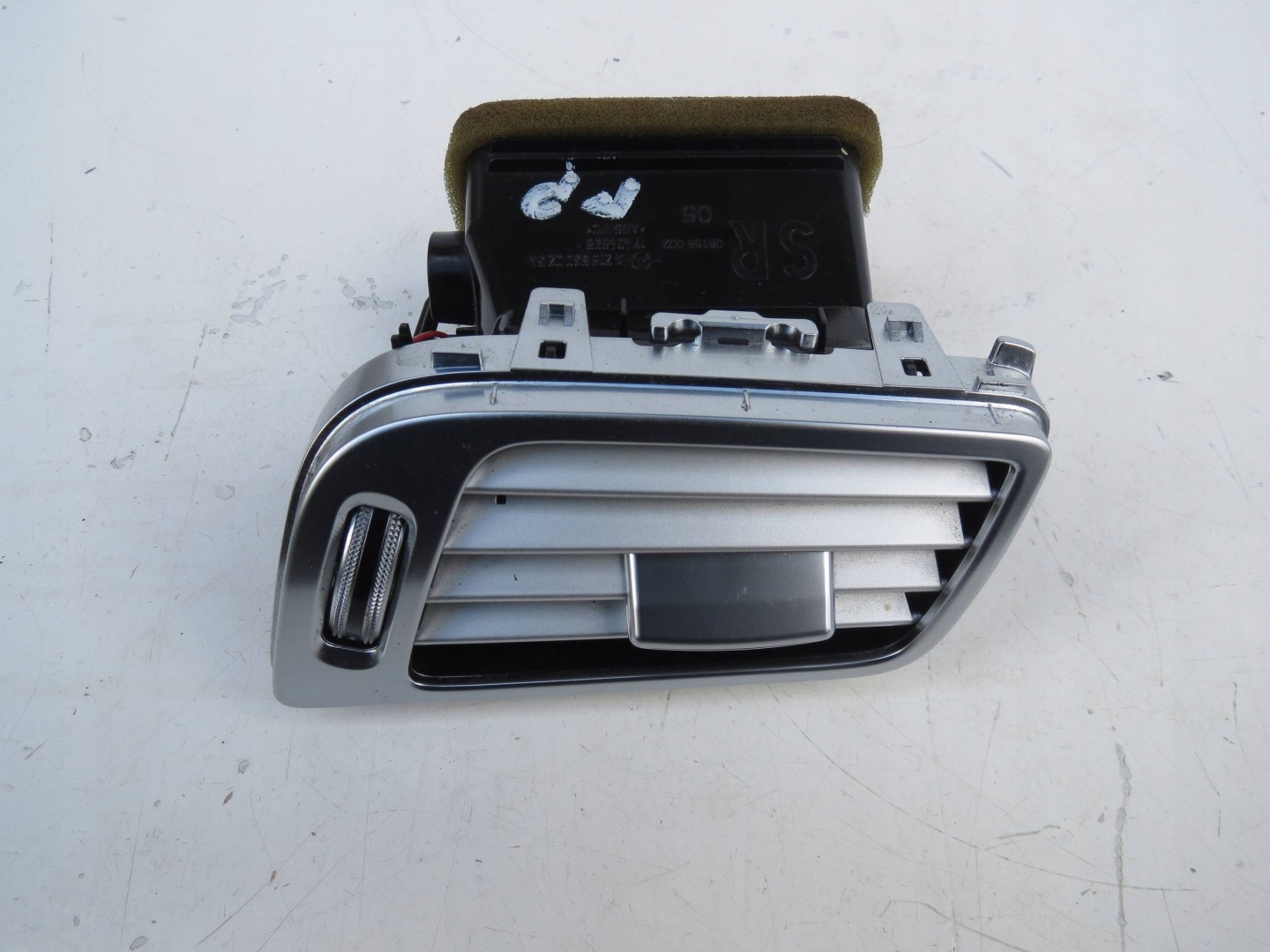 side grid air conditioning devices MERCEDES CLS W218 4.7 V8 A2188300254