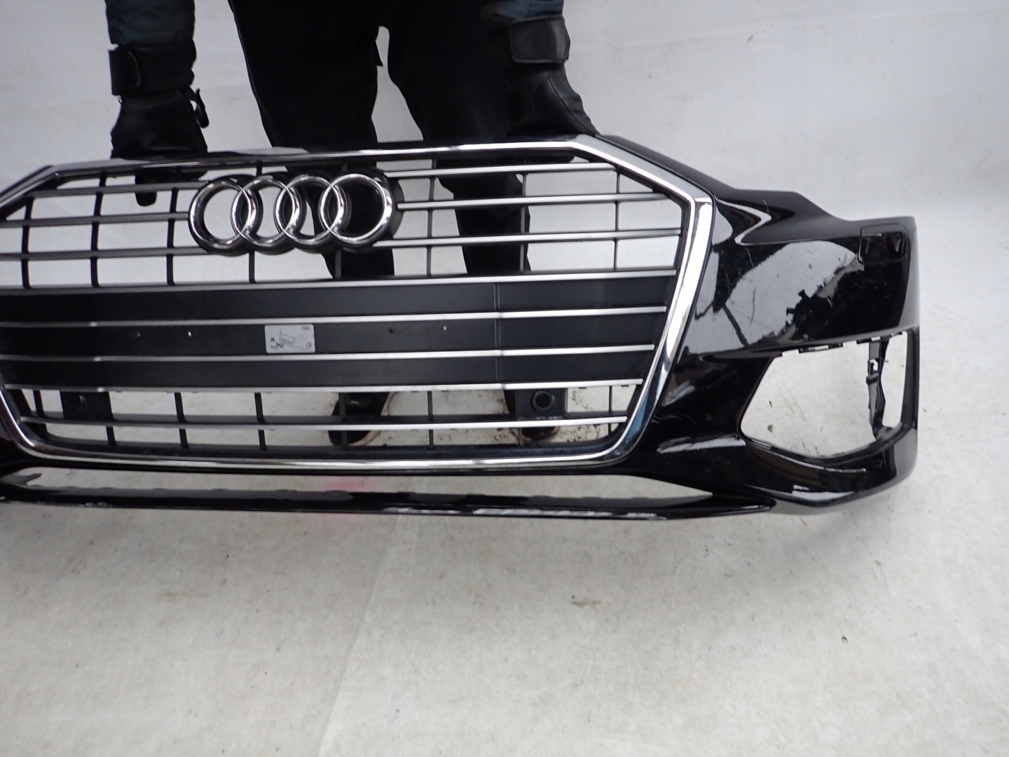 AUDI A6 C8 4K 18- nárazník předek přední ostřikovač 4XPDC 4K0807437A