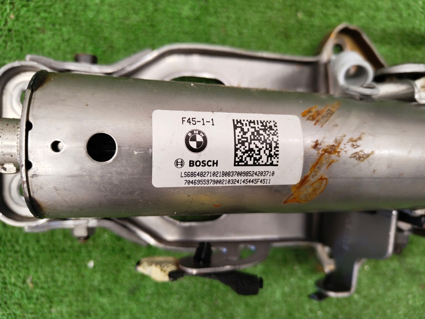 BMW X1 F48 steering wheel rod 6864827