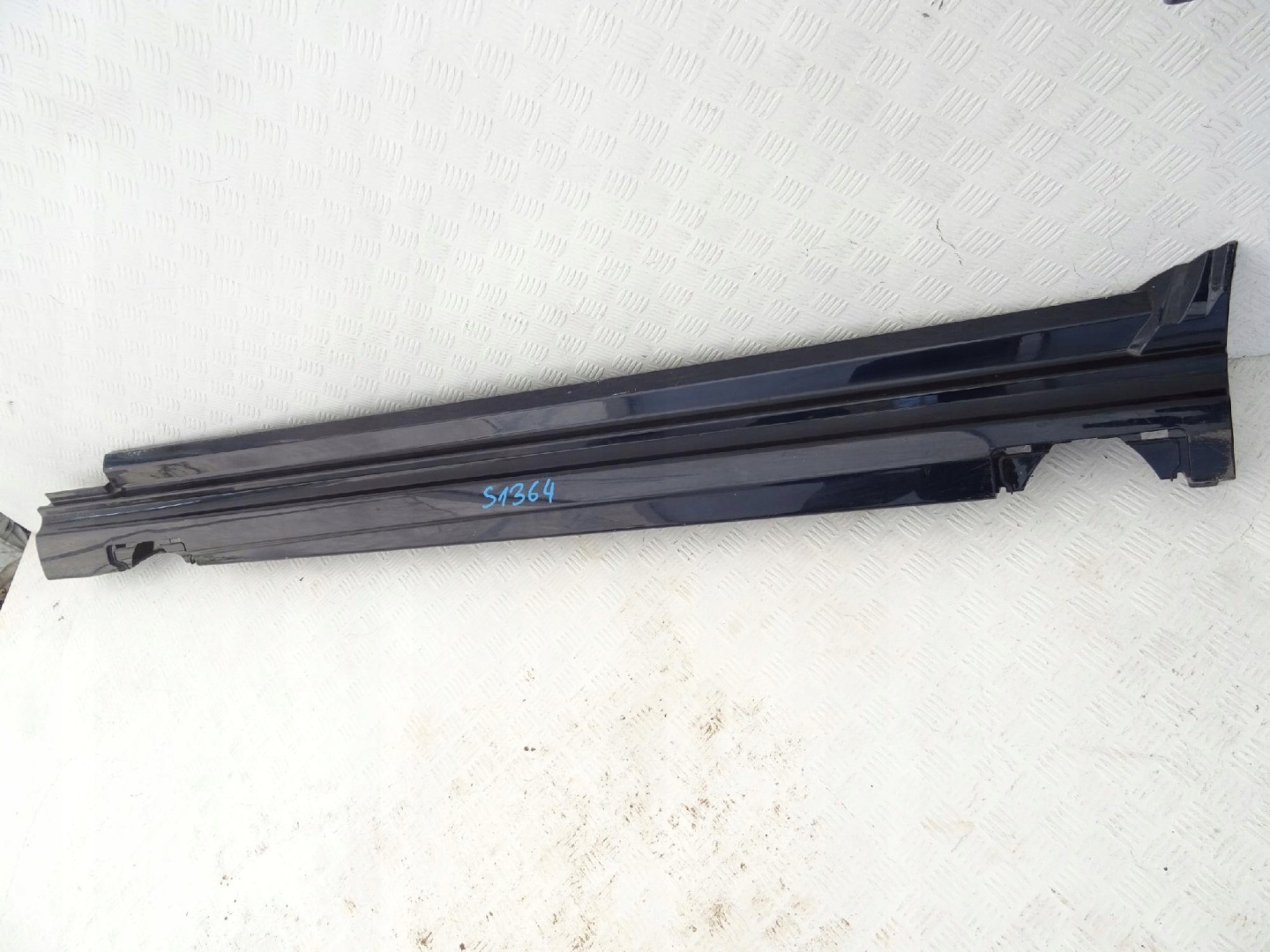 Range Rover Vogue Autobiography moulding left
