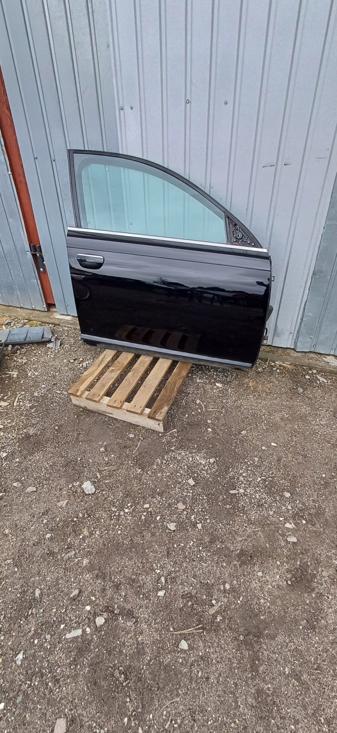 AUDI A6 C6 door right front KOMBI LY9B