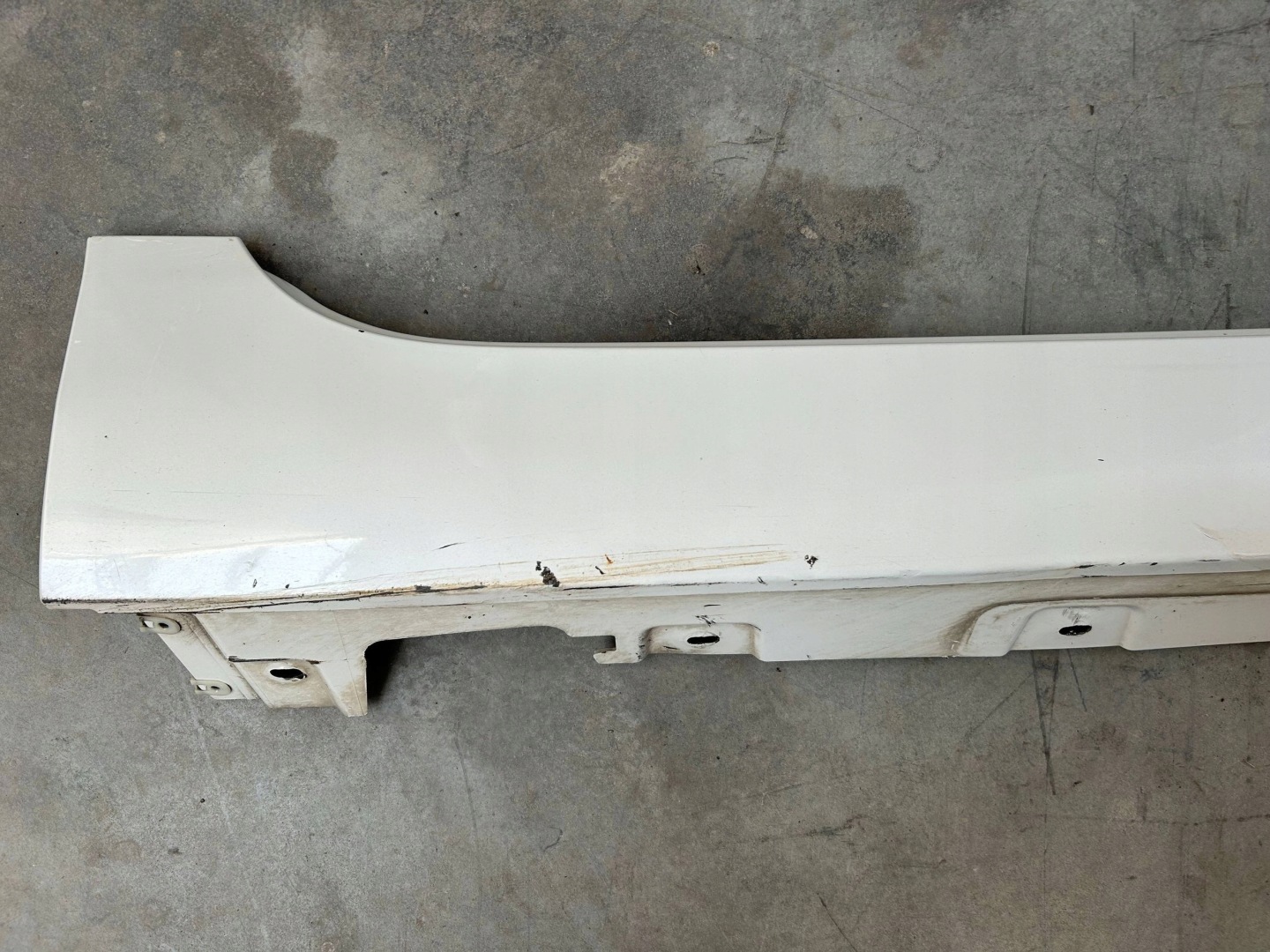 threshold right moulding threshold right BMW 6 F06 Mineralweiß Metallic A96 7276346