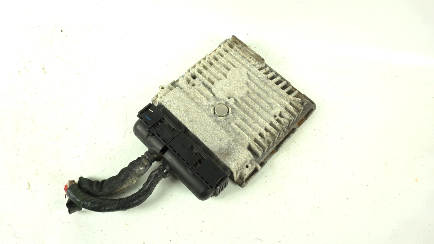 computer control unit of the engine SKODA SUPERB 2 II 1.6 TDI 03L906023JH 5WP42677AA