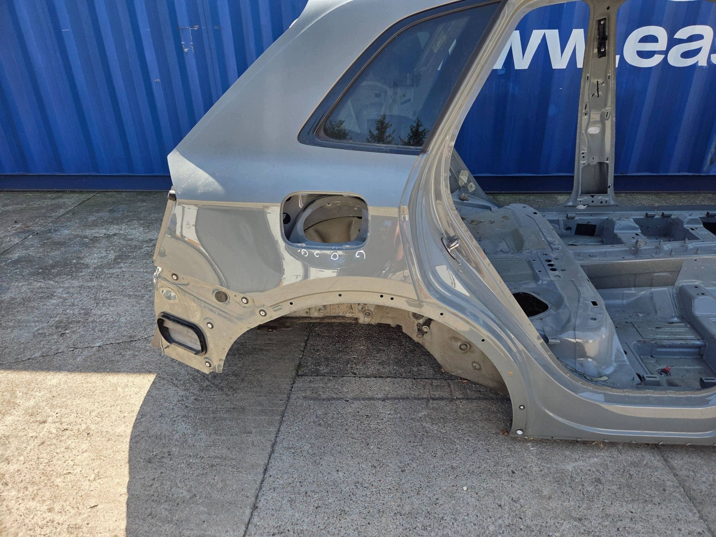 Audi Q5 SQ5 FY quarter rear right