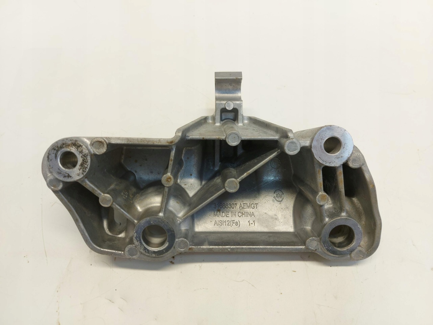 VOLVO XC40 LIFT holder engine mount 31686307