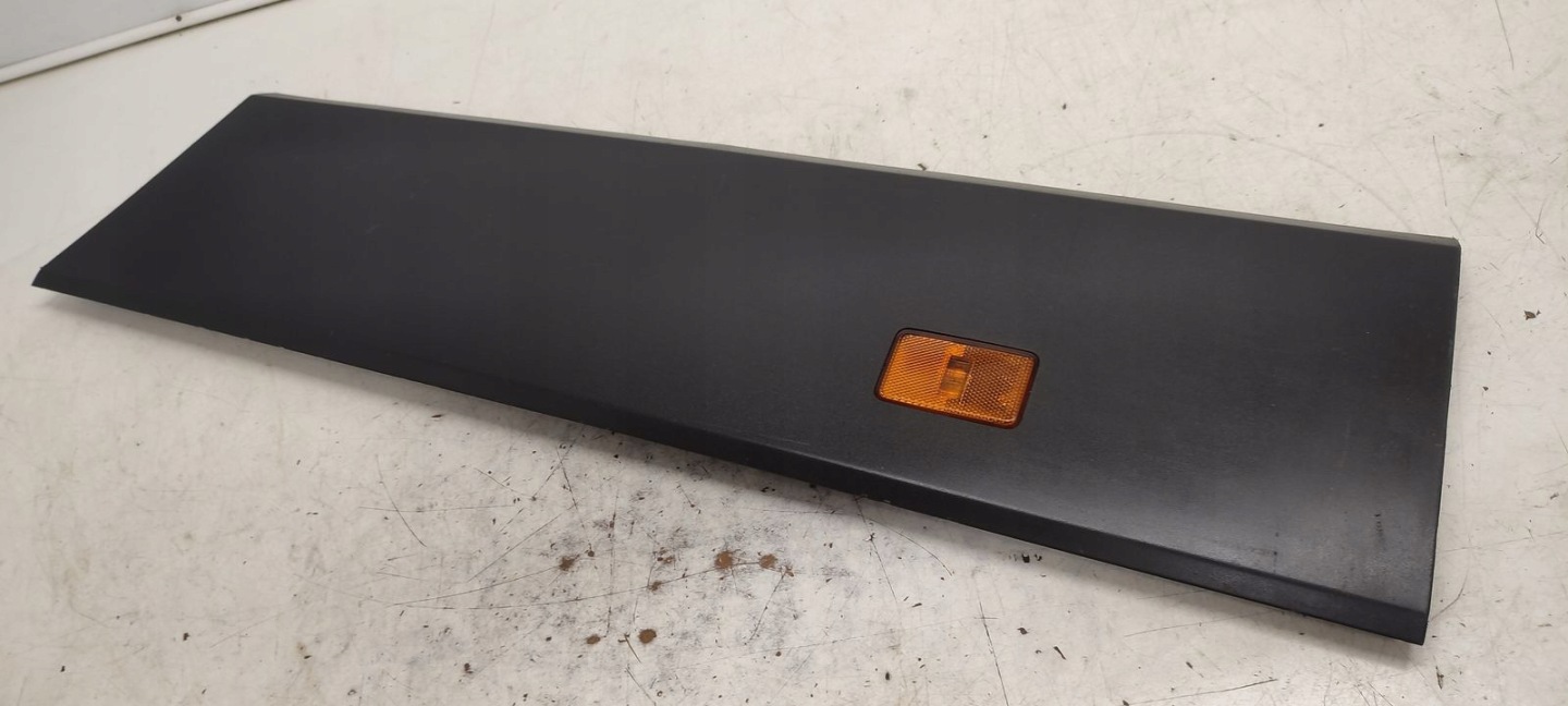 moulding side VW Crafter II 7C0