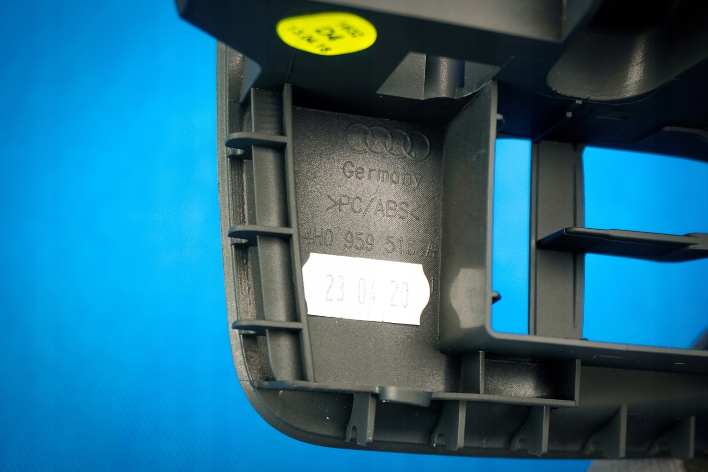 blende abdeckung podlokietnika tür heck Audi A8 4H0959516A