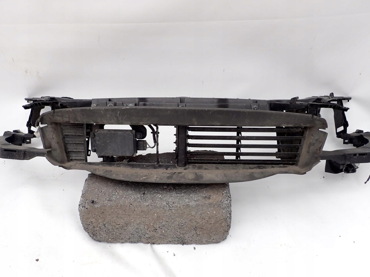 VOLVO V60 and 1 S60 II 2 LIFT 13-18 support panel for radiators pillar