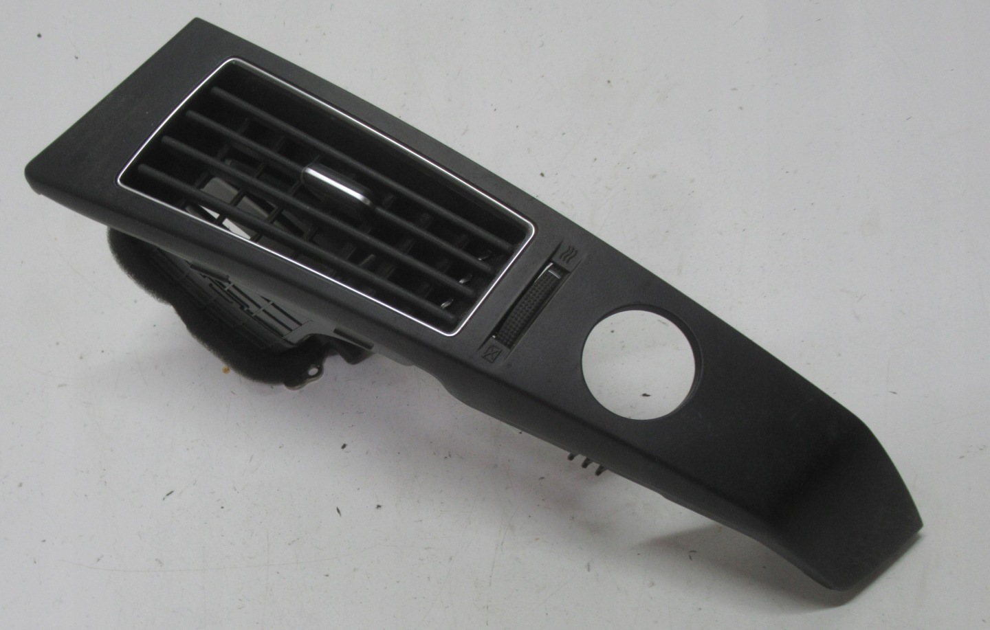 HYUNDAI IX55 10R grid air conditioning devices left