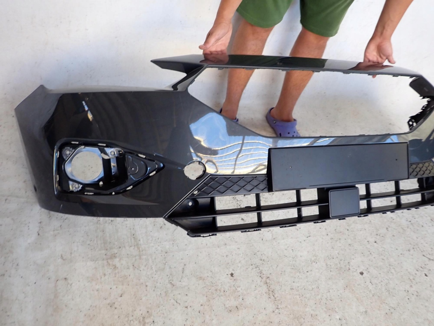 SEAT TARRACO 18-24 bumper front front PDC