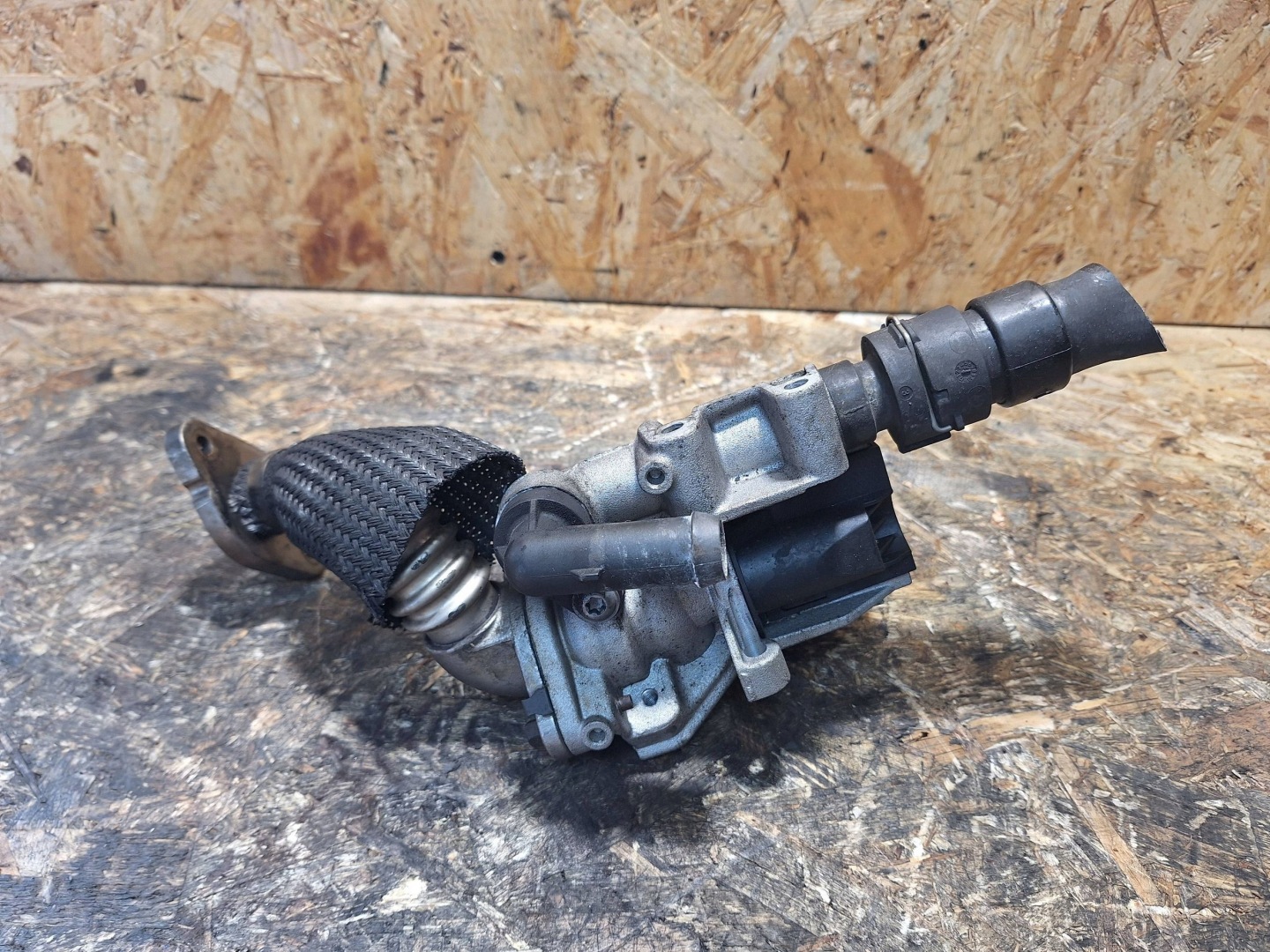 egr ventil plynů RANGE ROVER EVOQUE 2.0D G4D3-9D475-BB