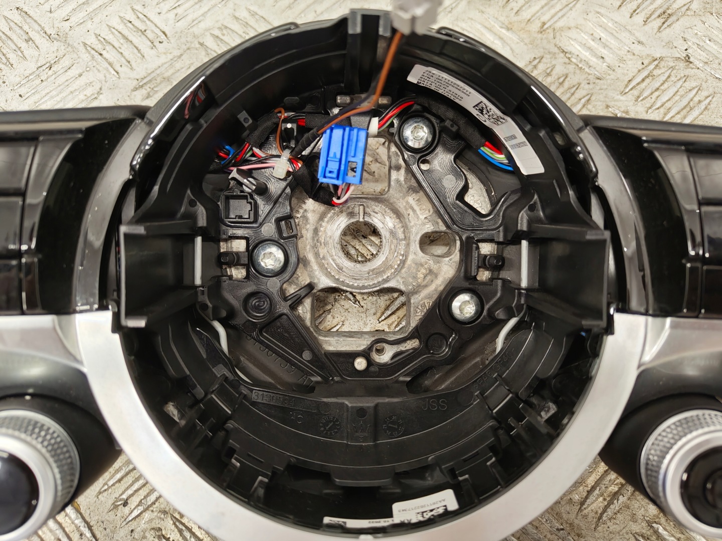 MASERATI GRECALE lenkrad SKORZANA
