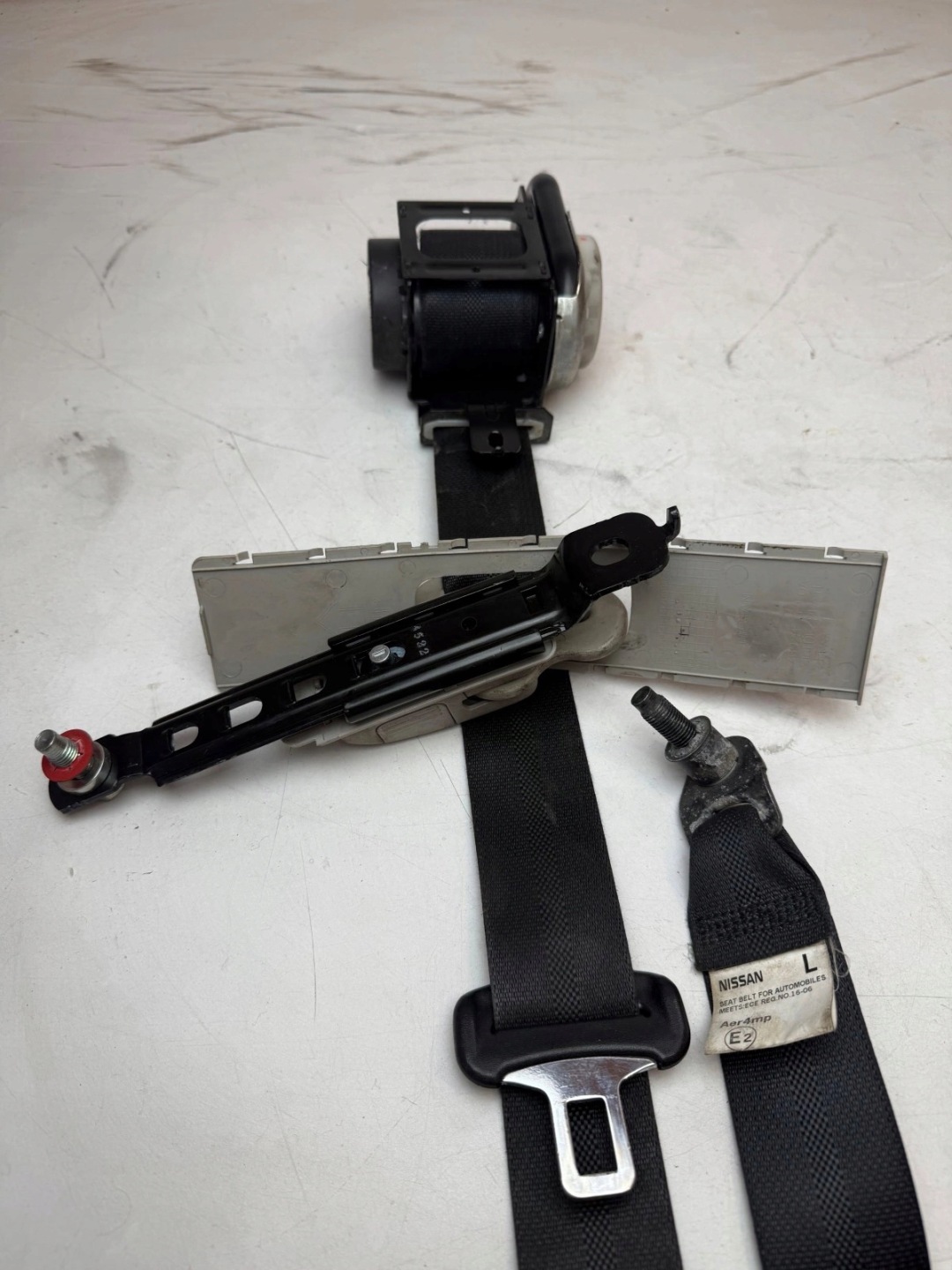 tension belt safety front front left Nissan Pulsar