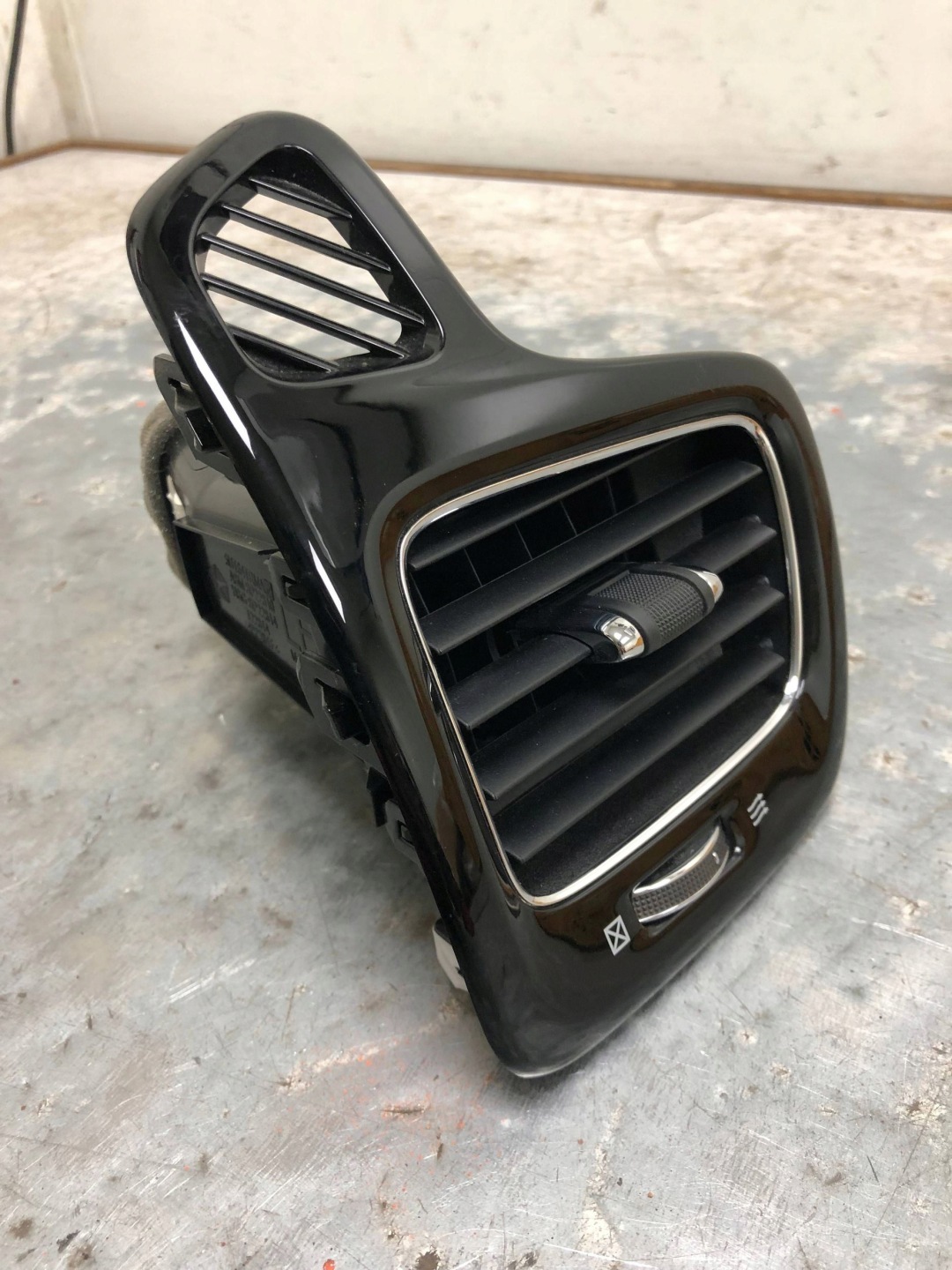 grid air conditioning devices left front BLACK PIANO JEEP COMPASS II