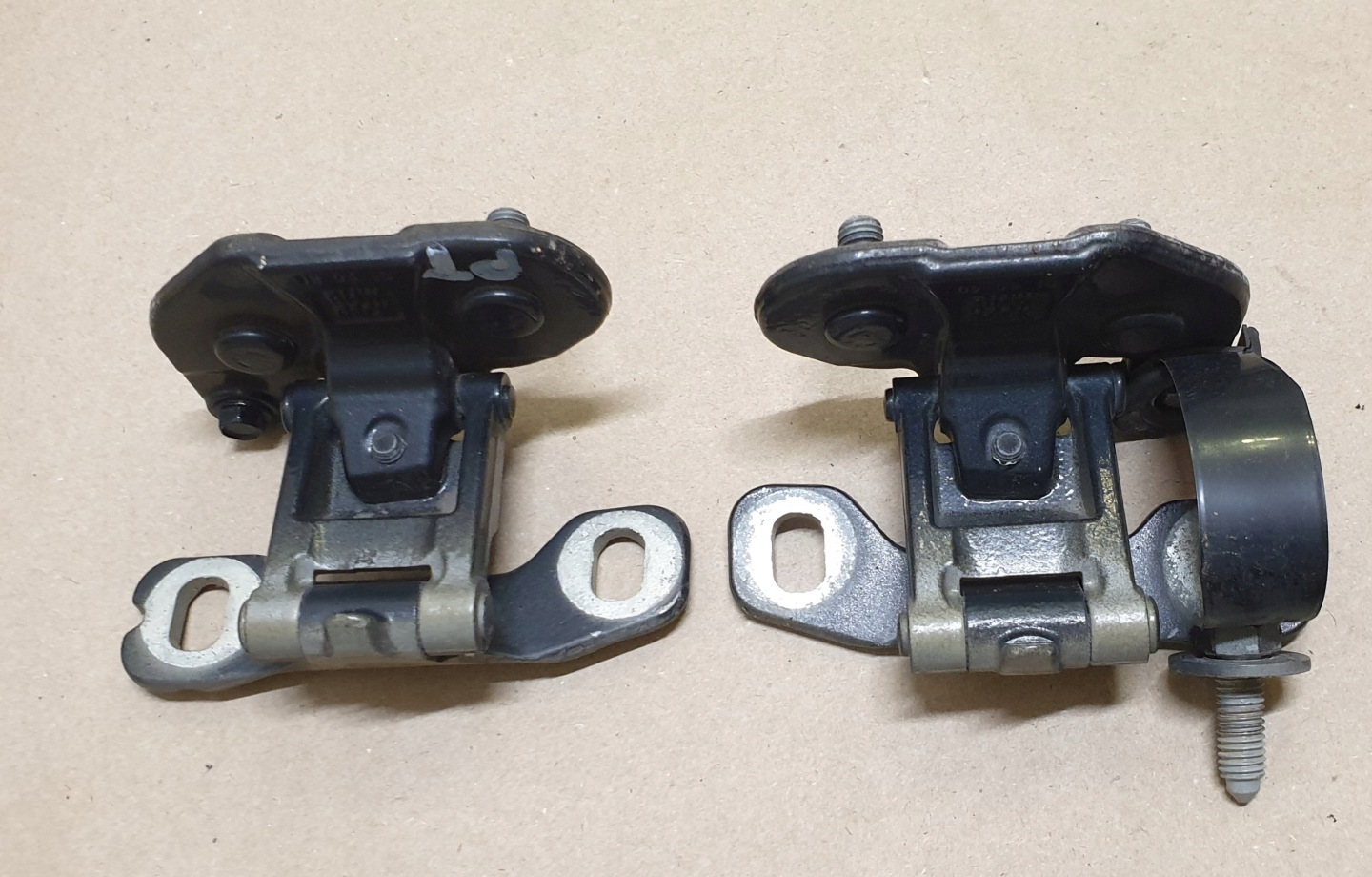 hinge of rear bonnet boot right left rear part BMW 1 E87 OE