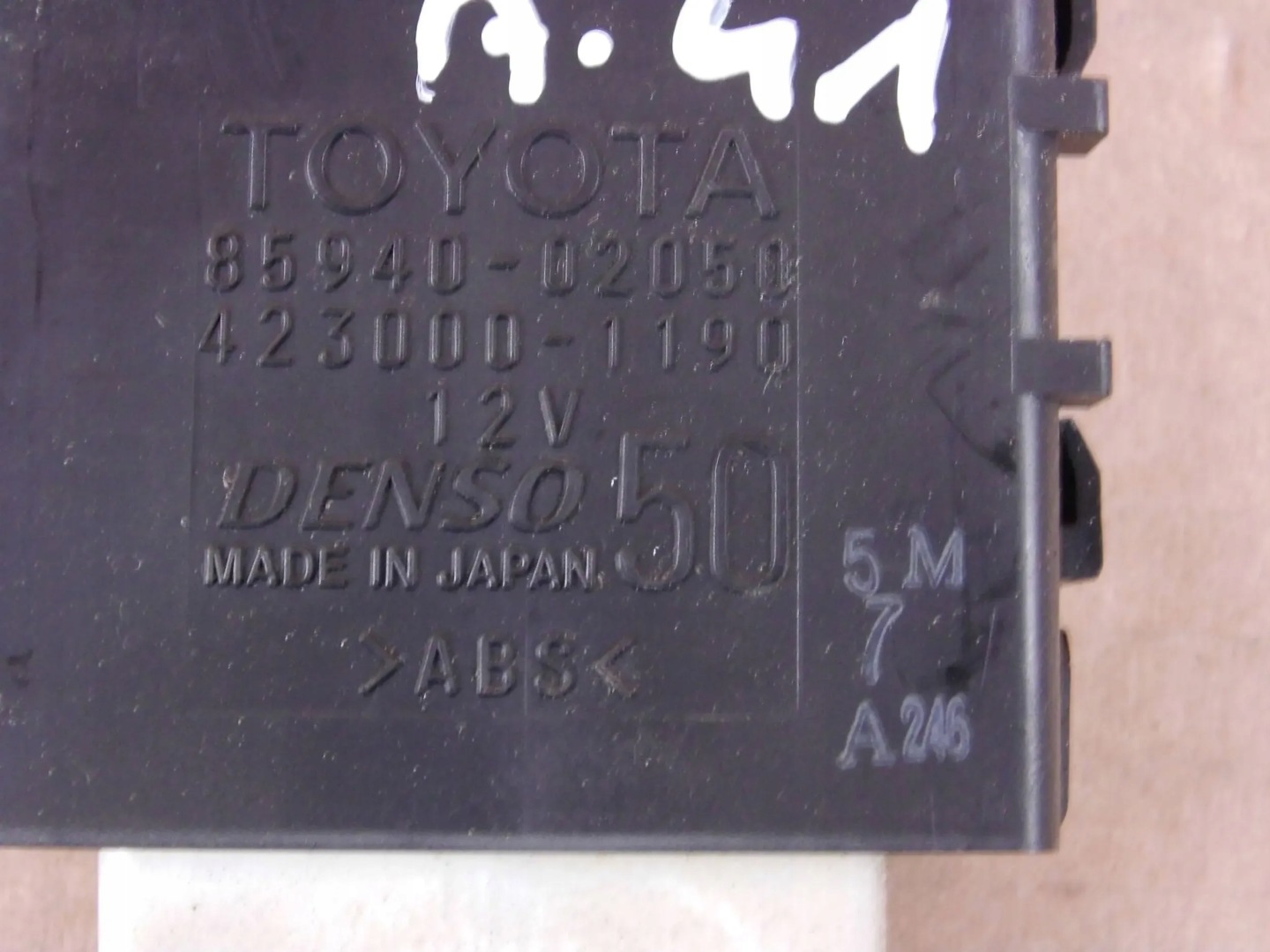 Toyota Auris e modulo Centralina computer Relè tergicristalli 85940-02050