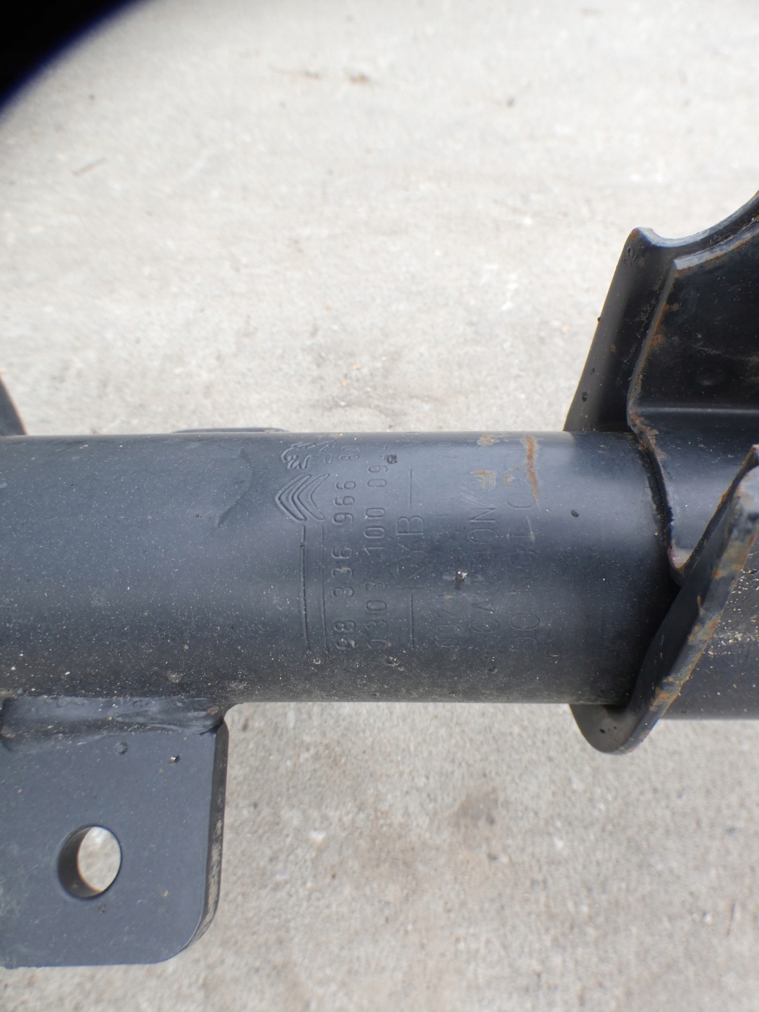 shock absorber front left CITROEN C5 AIRCROSS 9833696680