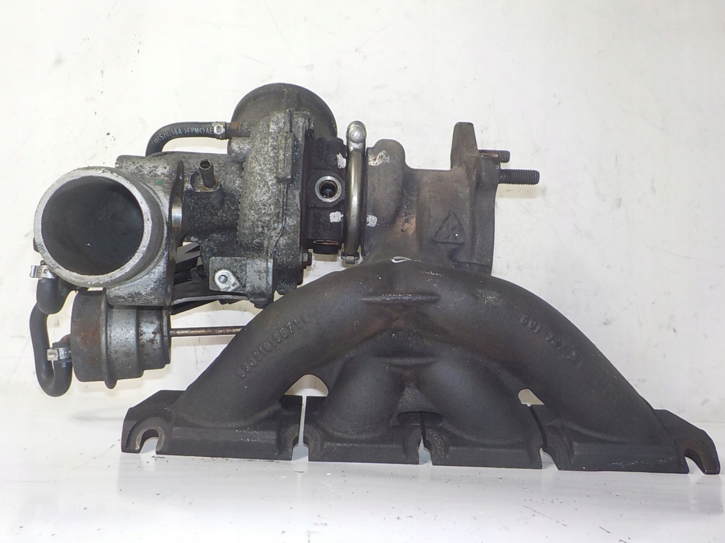 AUDI A4 B7 2.0 TFSI turbo TURBINA 06D145701E