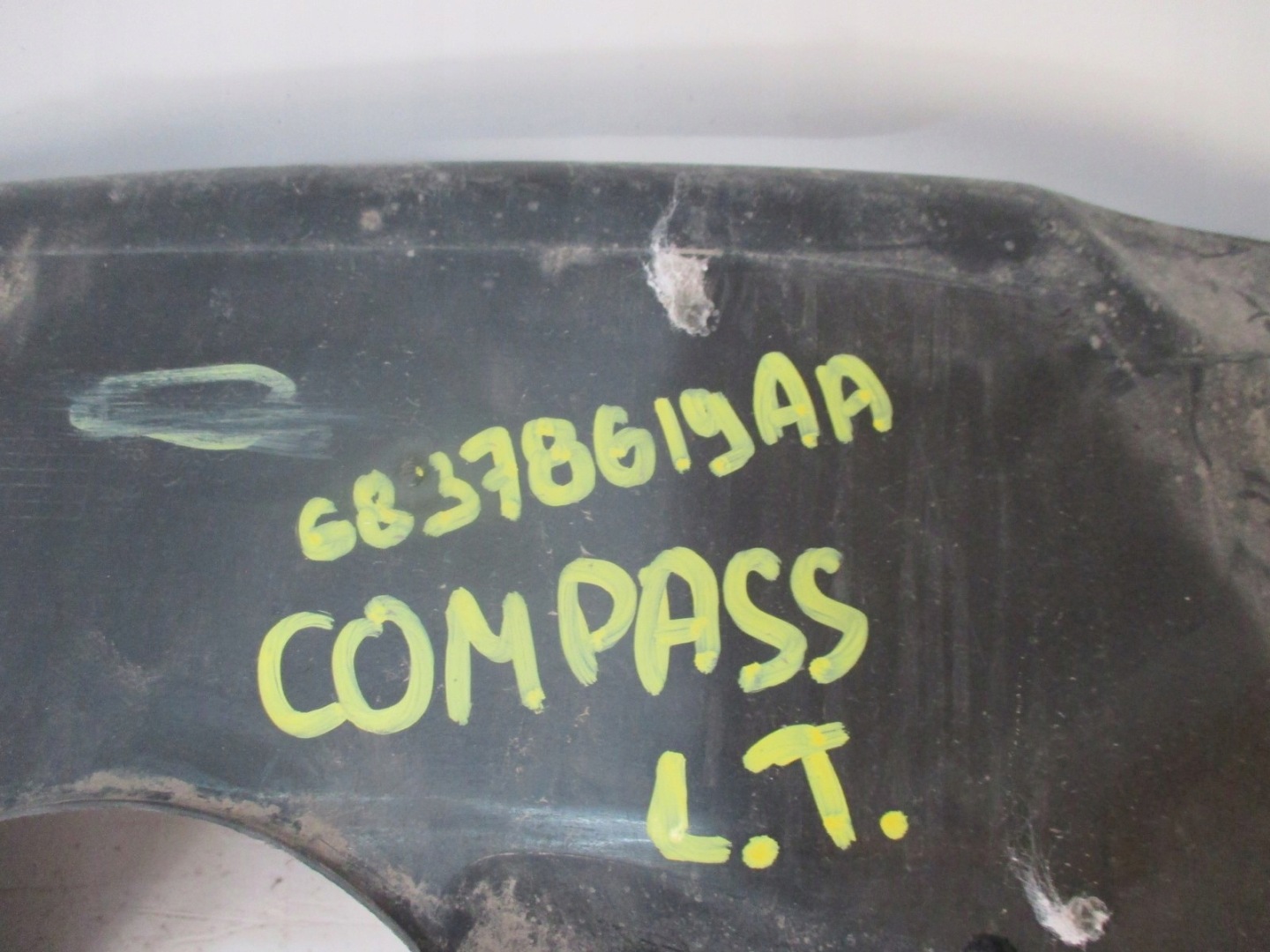 mudguard JEEP COMPASS II 68378618AA 68378619AA rear part
