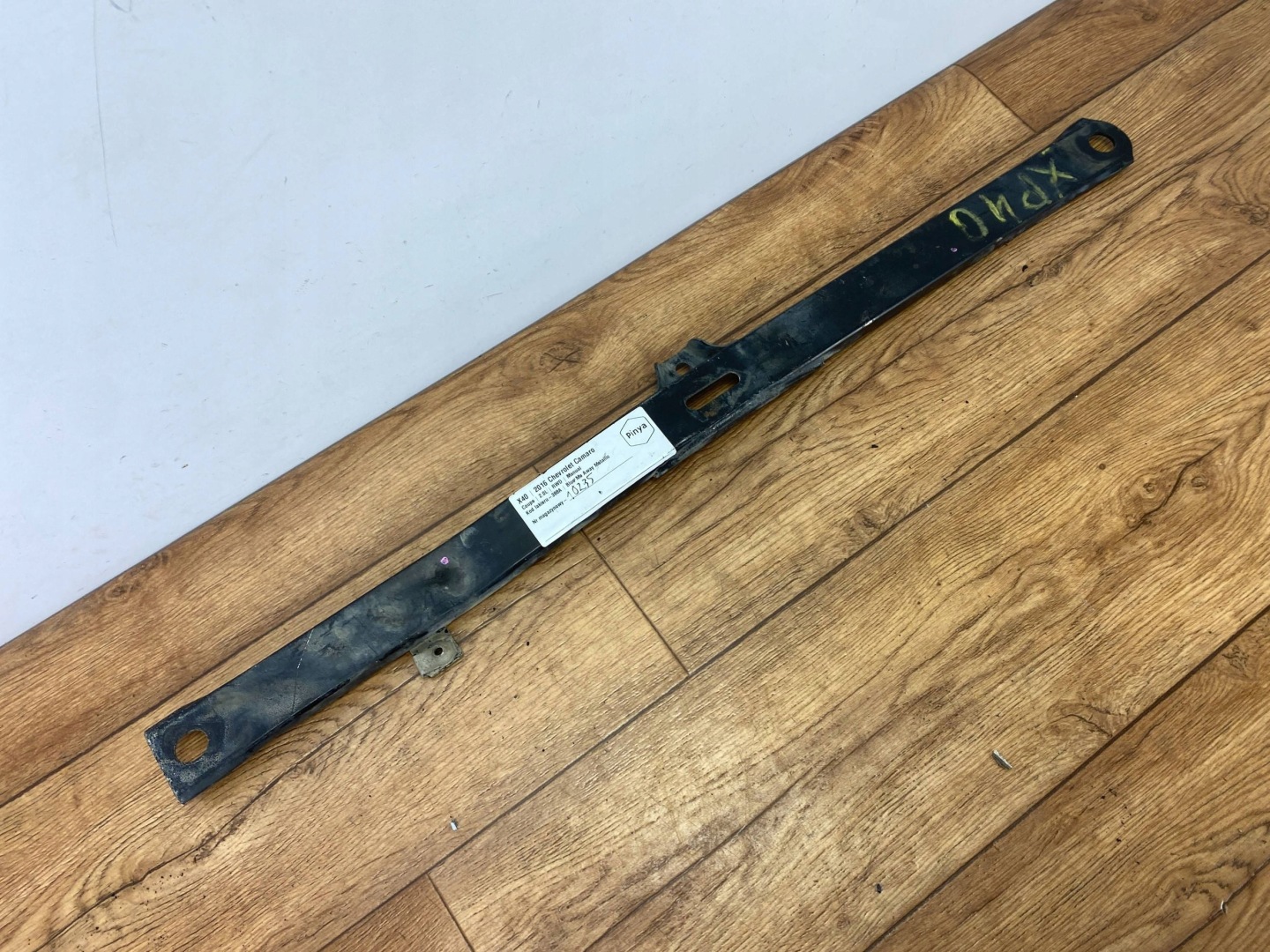 console supports of the front sider holder console Chevrolet Camaro 2016+
