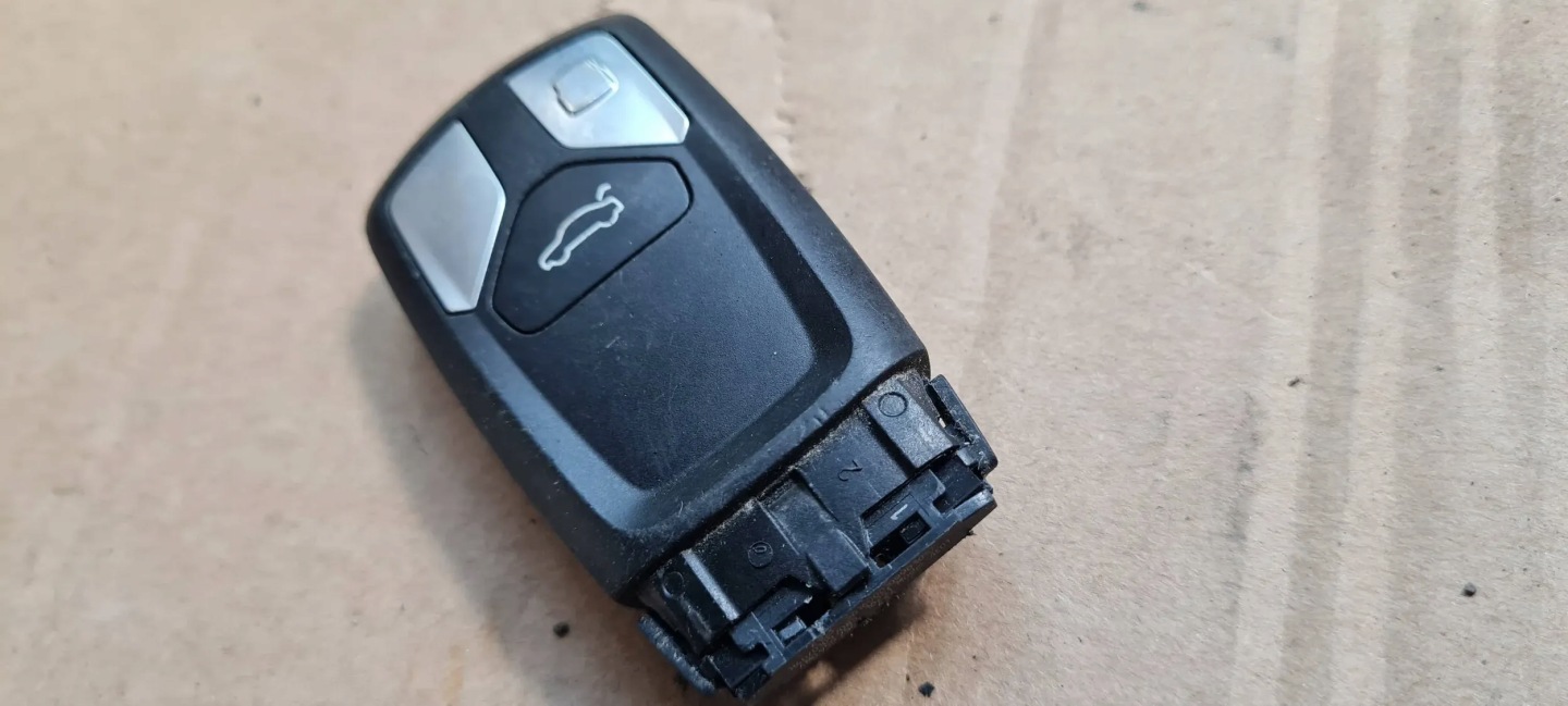 Q7 4M II key PILOT 4M0959754T A4 B9 8W A5