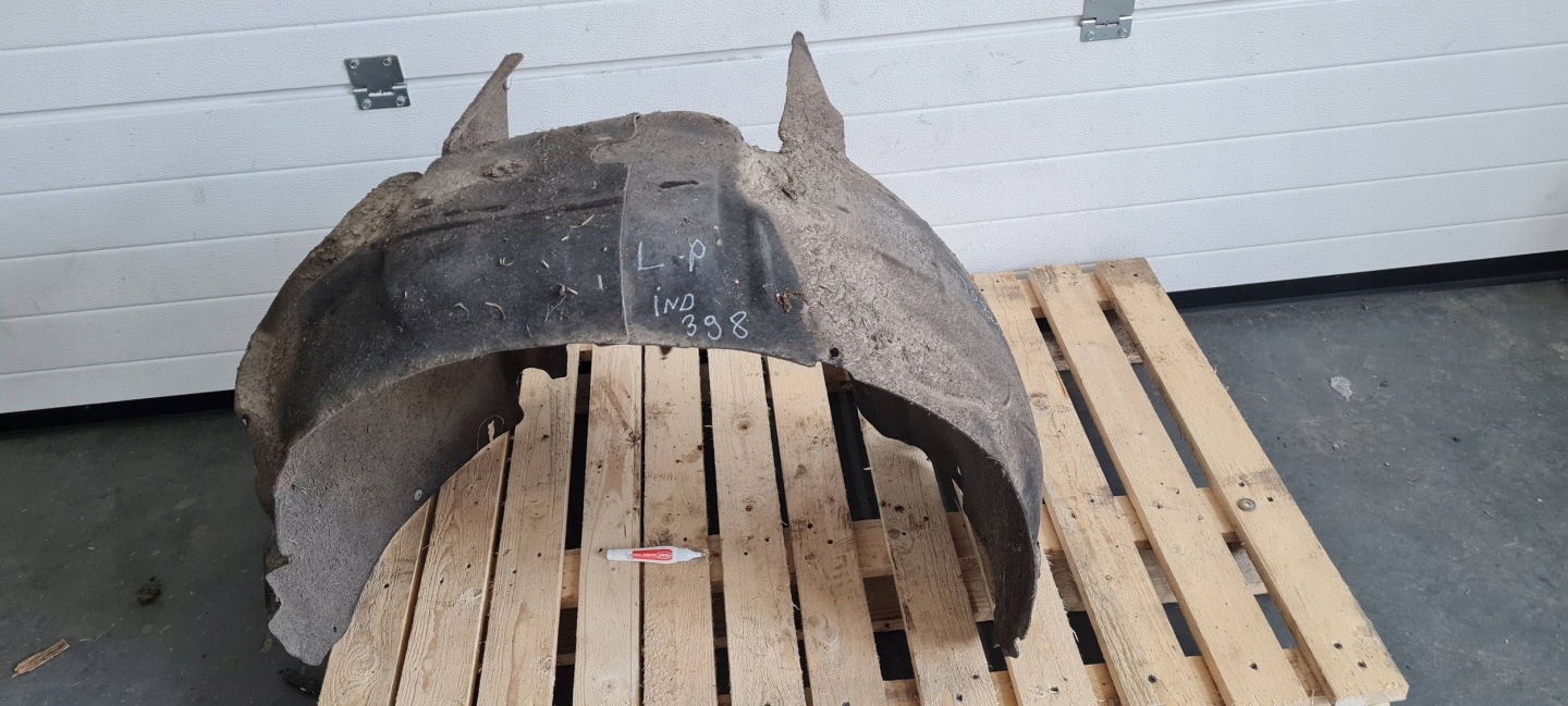 A5 8T LIFT mudguard left left front front MATERIAL 8T0821171M