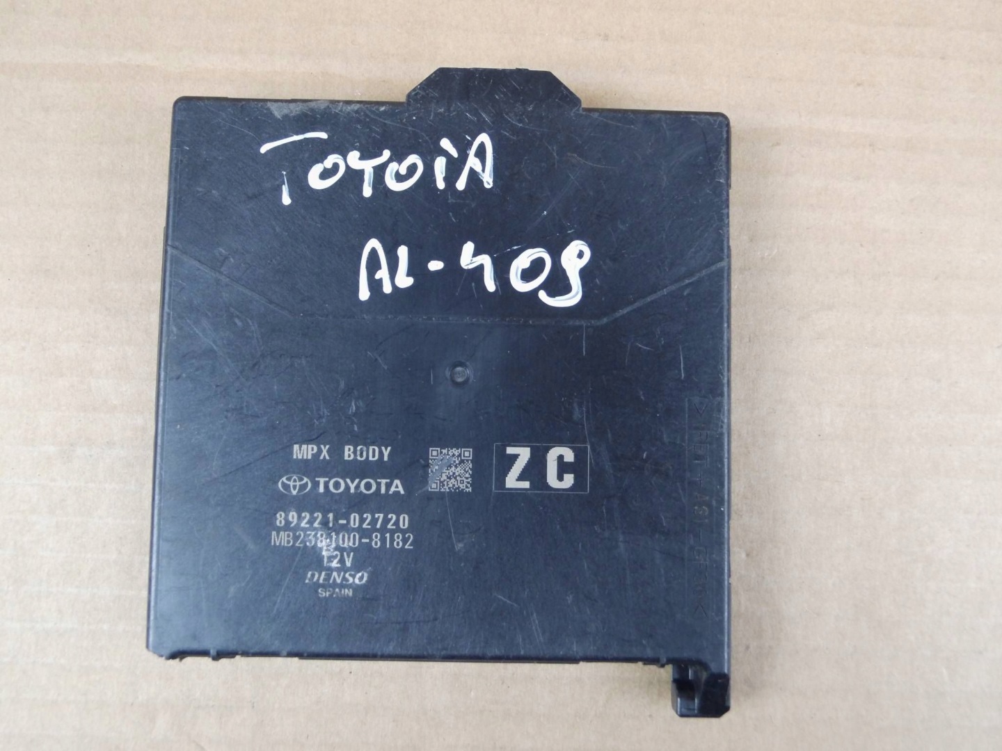 Toyota Corolla E21 module computer control unit komfortu 89221-02720