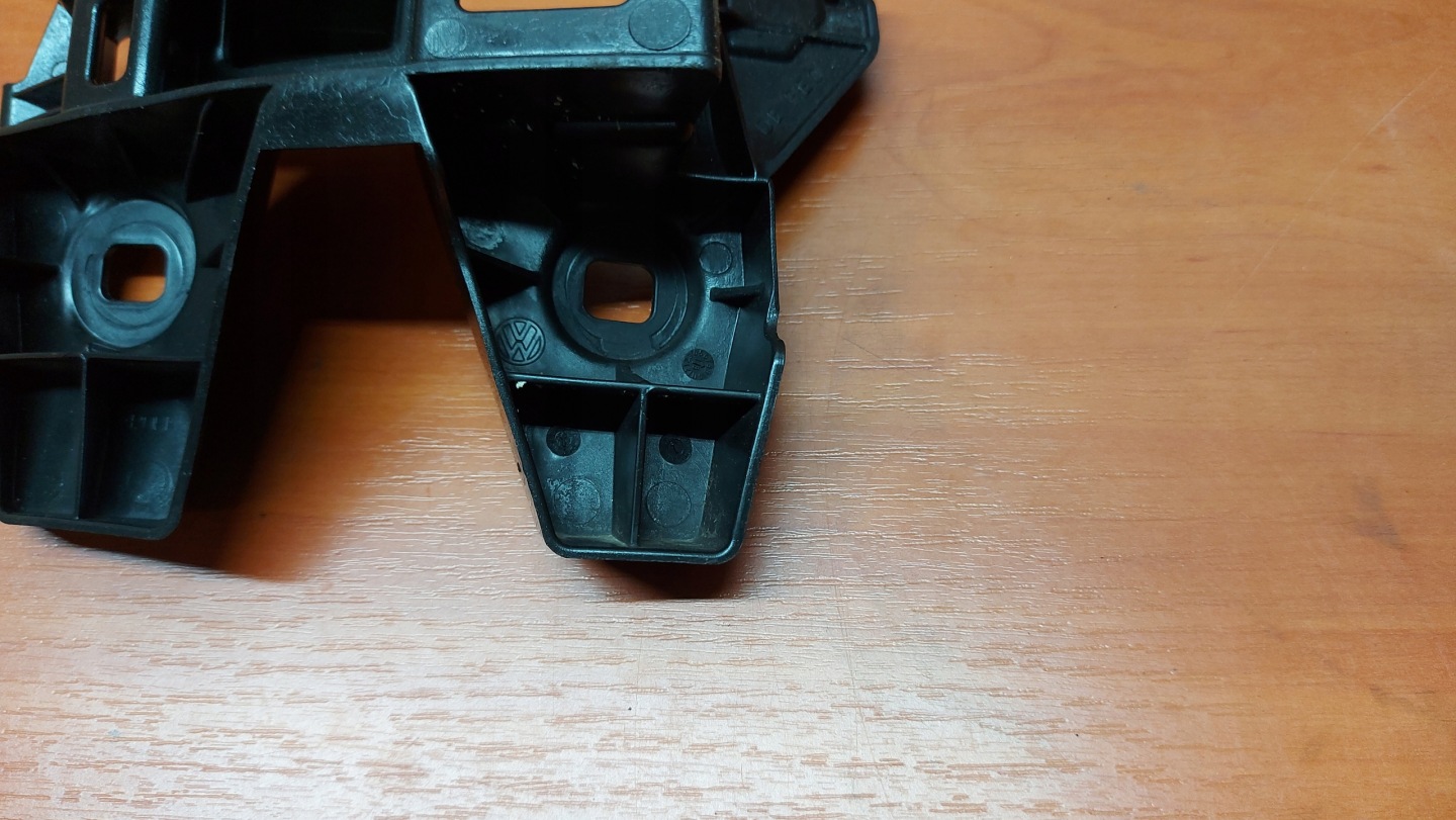 bumper bracket left rear part VW PASSAT B8 KOMBI