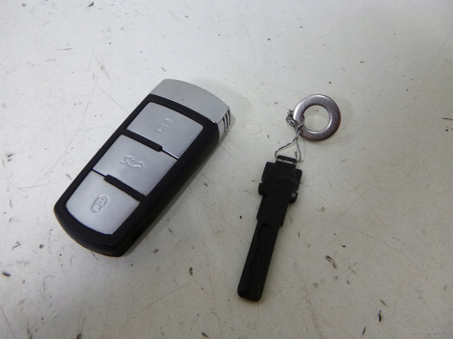ignition + key VW Passat B6 2007r. 3C0905843M