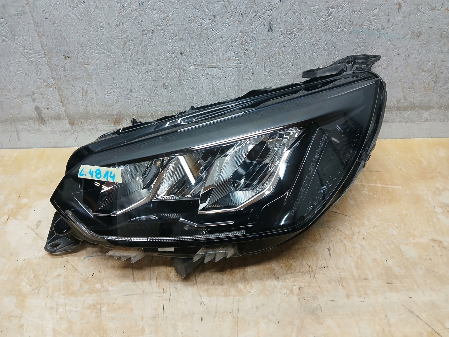 light front left PEUGEOT 208 II 2 FULL LED 19- 9833036380