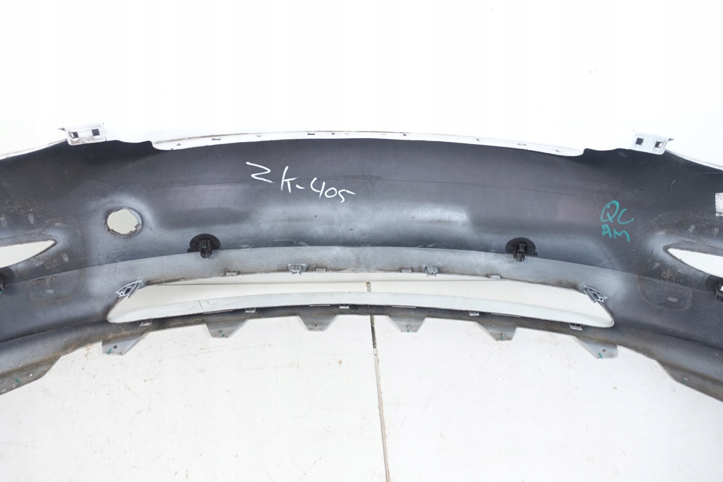 TESLA MODEL 3 III 2017- bumper front front 1084168-00-D
