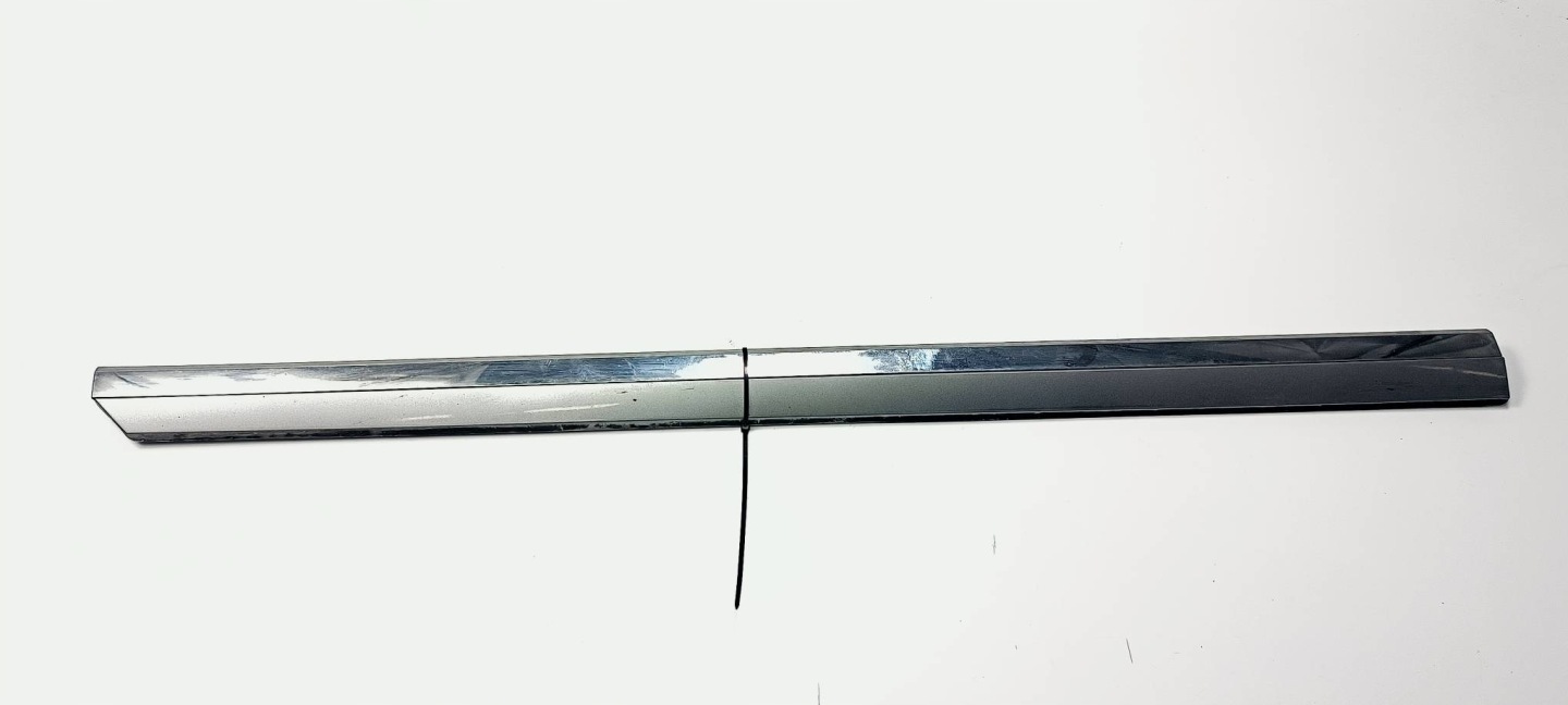 moulding door VOLKSWAGEN PASSAT B8
