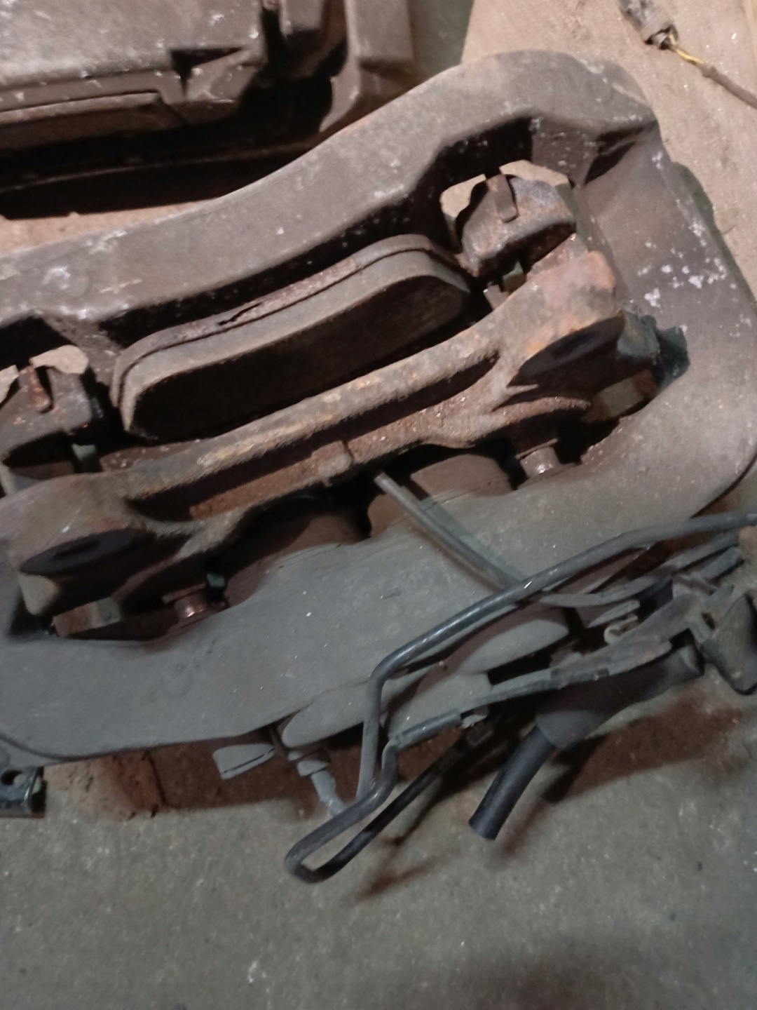 AUDI A6 C5 caliper brake front 2 TLOCZKOWY left right ASN