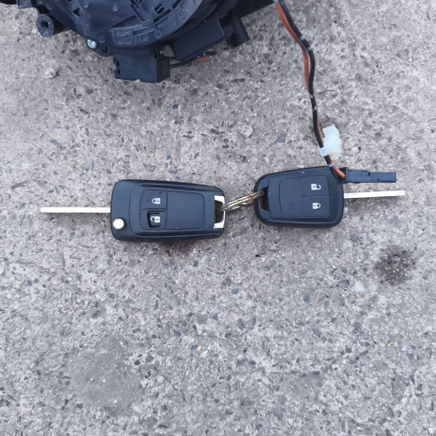 Opel Zafira C ignition 2 klucze steering wheel levers and controls
