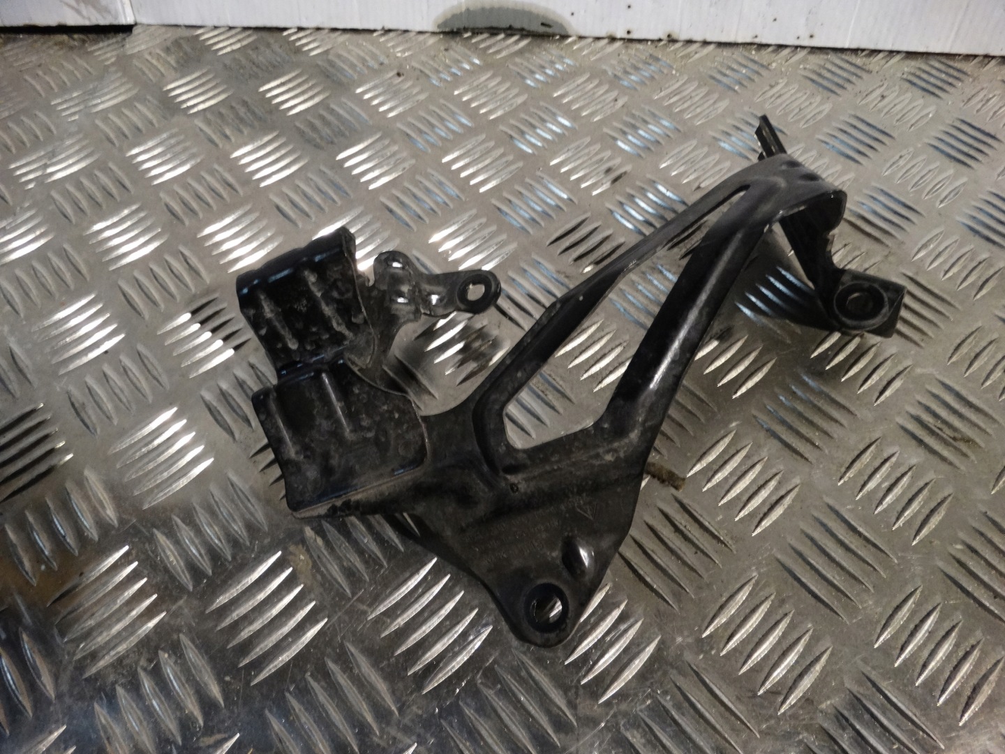 IDEALNA bracket PORSCHE PANAMERA 971 1