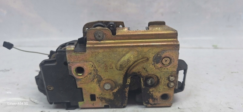 lock door VW PASSAT 97- left front 117626101