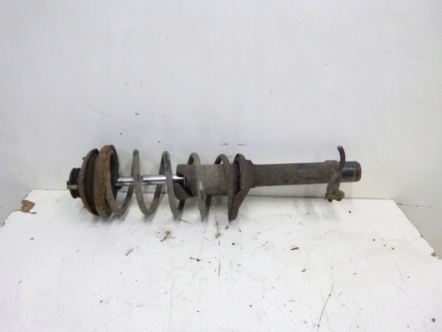 shock absorber front left Honda HRV 1.6 1999r. 51602-S2H