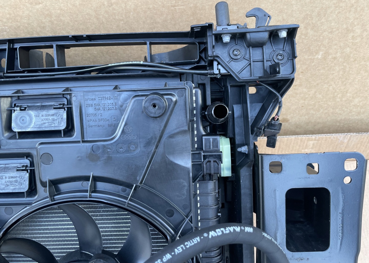 support panel for radiators radiator sider SKODA SUPERB III LIFT 2.0 TDI IDEAL