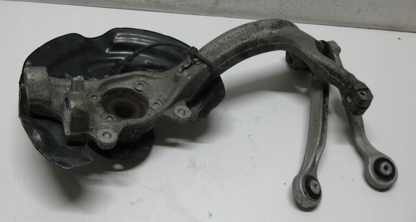 AUDI A6 C6 2.4 6V 05R otoč čepu pravý předek 4F0256
