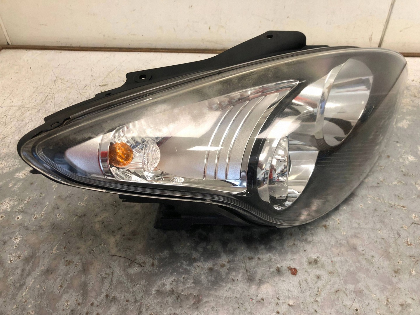 light right front HYUNDAI I30 LIFT 92102-2R000