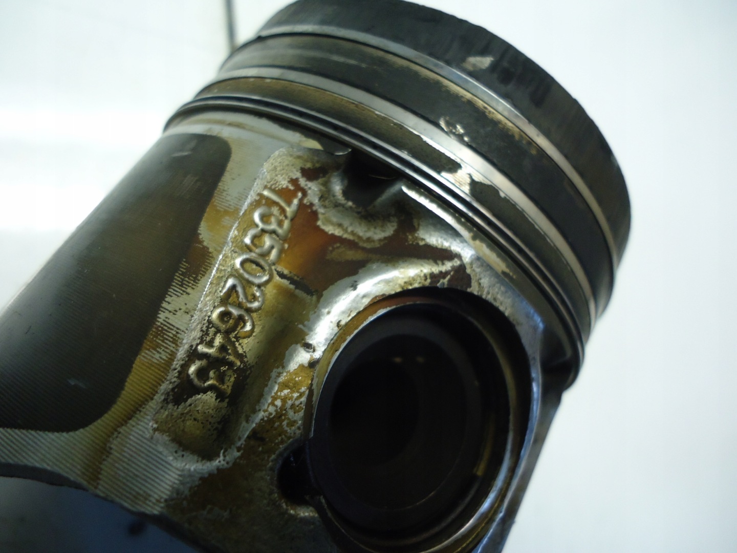 OPEL ASTRA J CORSA D 1.3CDTI A13DTE Piston avec bielle