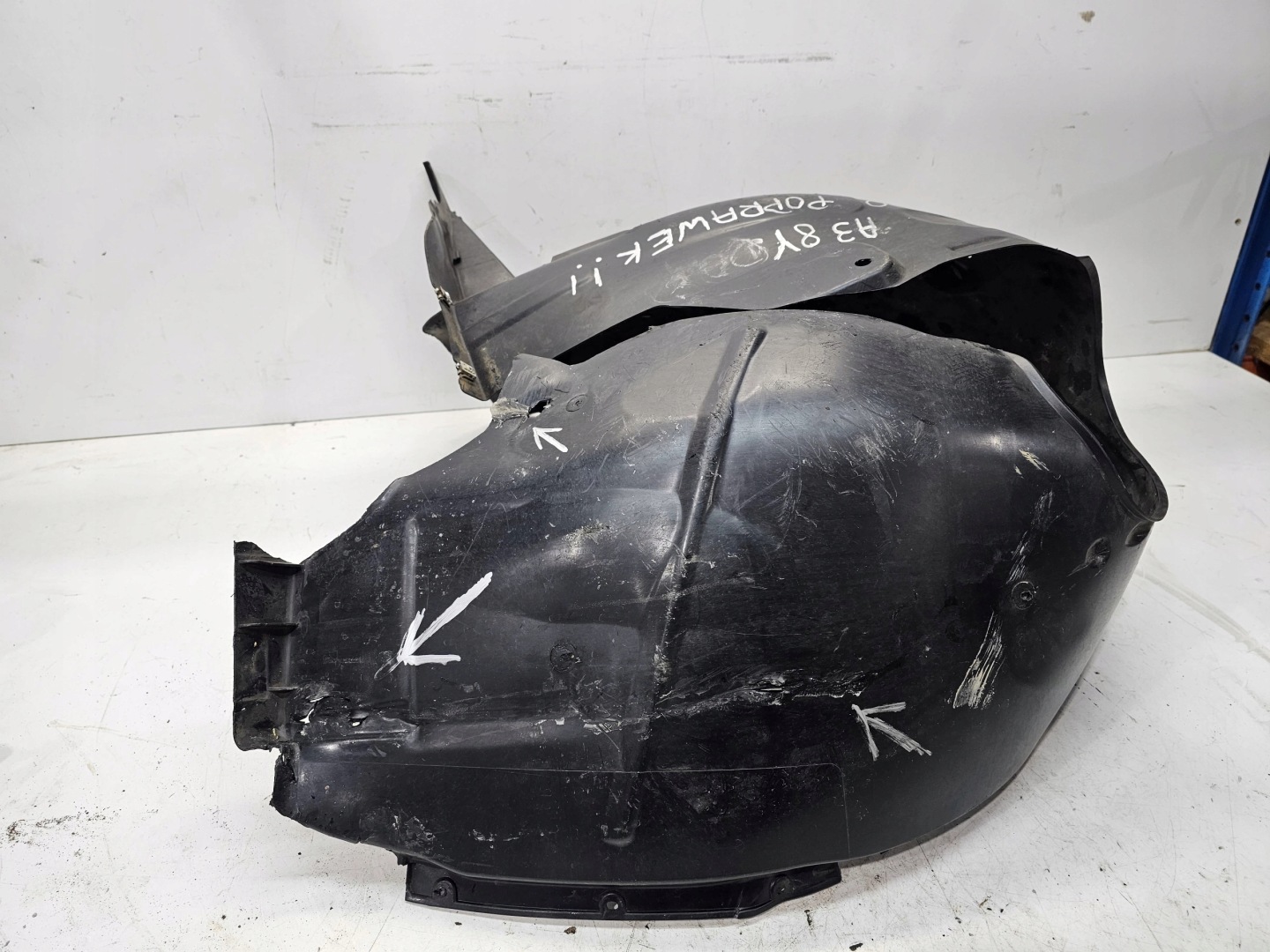 mudguard plastic right front AUDI A3 8Y 8Y0821172R