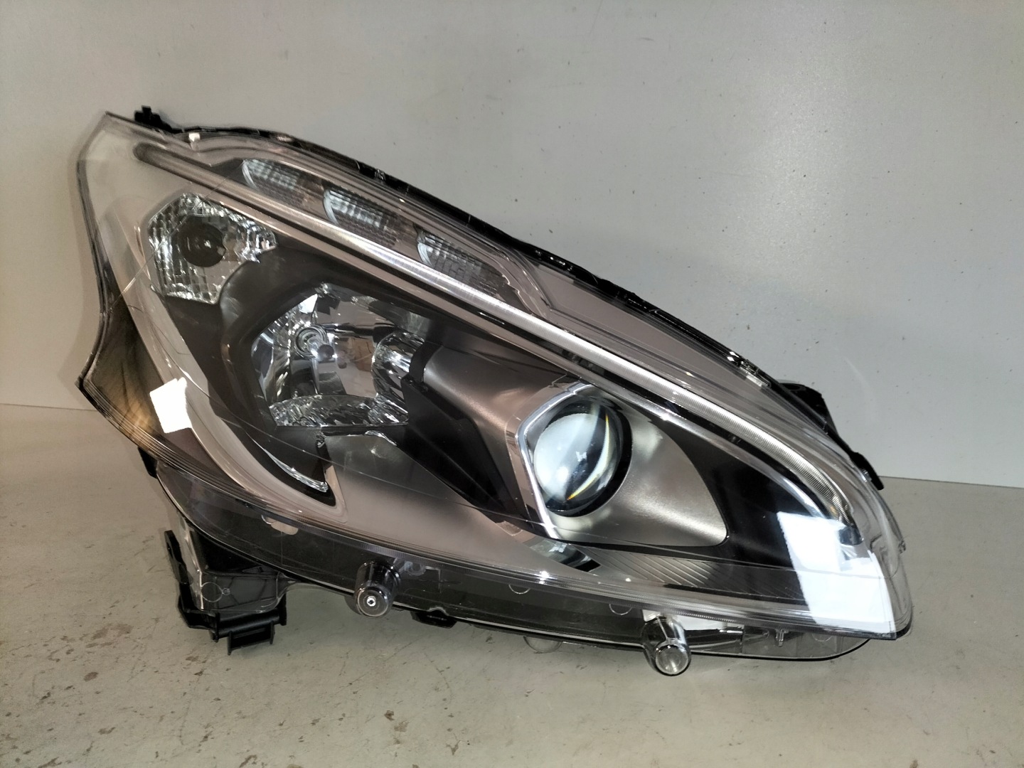 light front reflektor right PEUGEOT 208 LIFT 15-19
