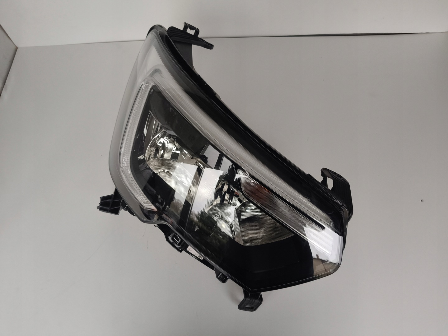 light right REFLEKTOR RENAULT MASTER III 19- LIFT IV LED