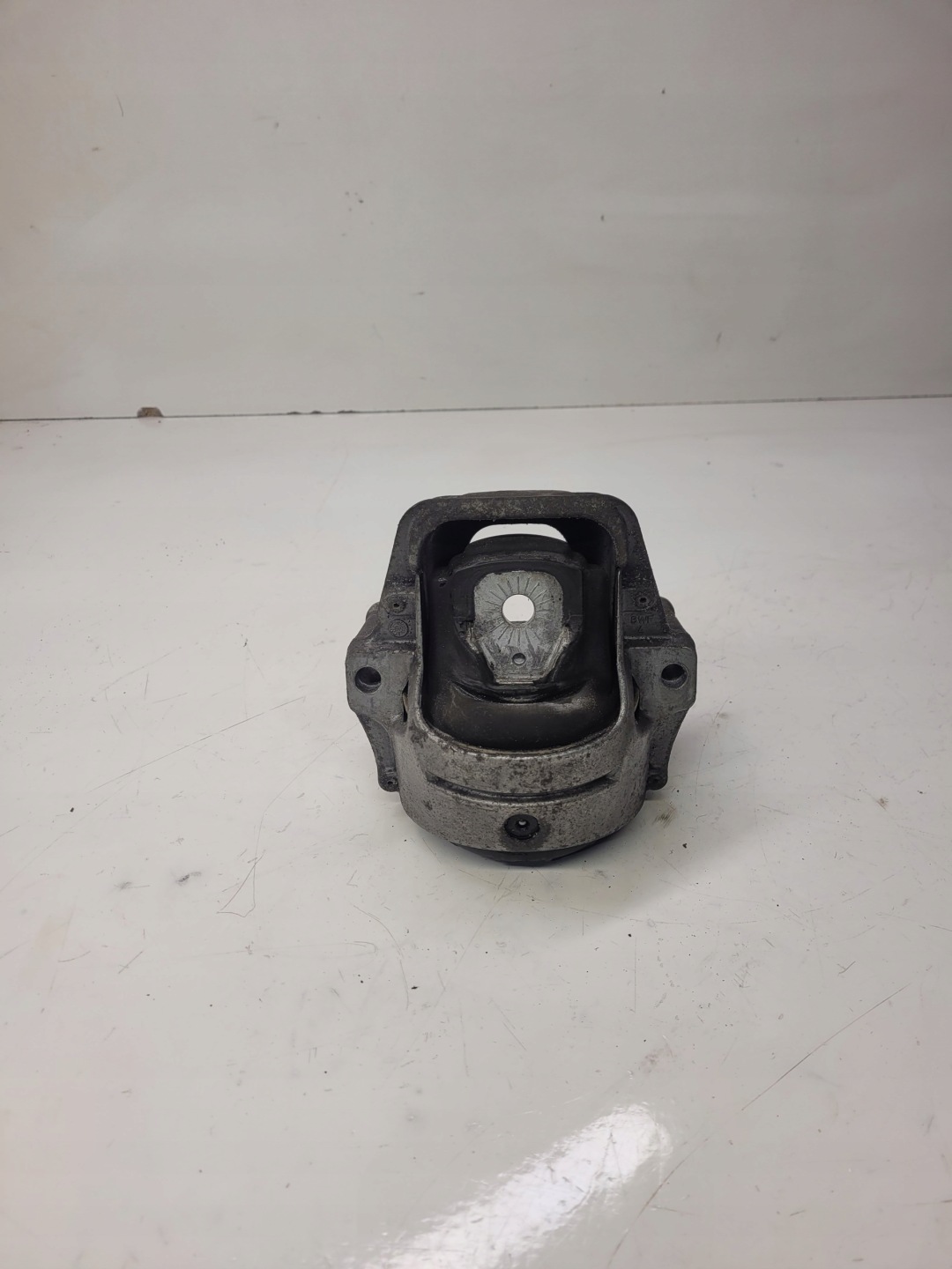 engine mount L P AUDI A4 B8 A5 8T 8K0199381KD