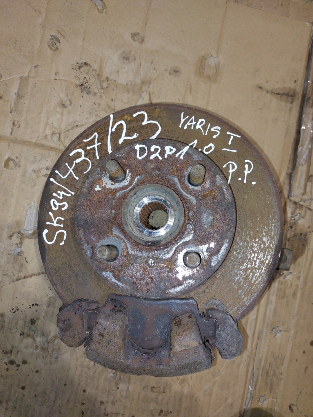 swing right front TOYOTA YARIS and 1.0