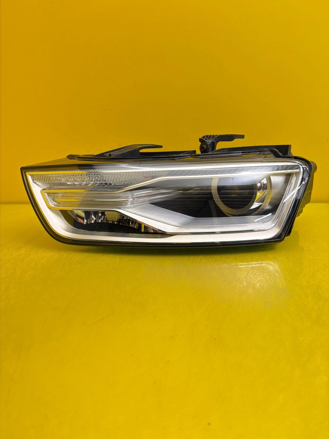 light left Audi Q3 8U Lift 2014- Xenon Led 8U0941005C