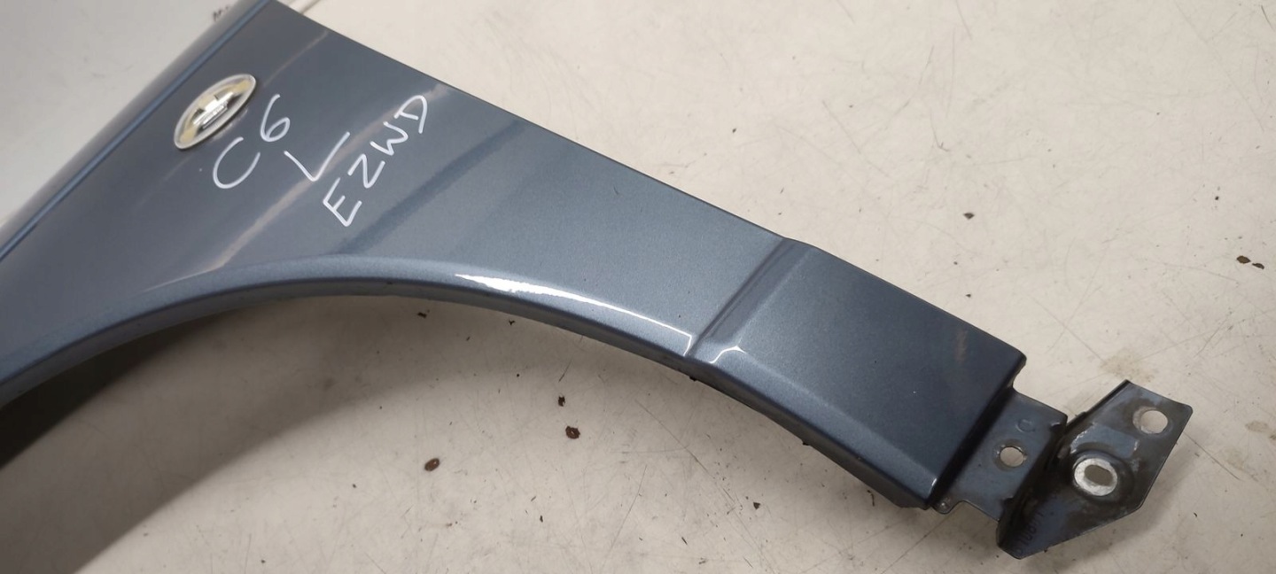 fender left front front Citroen C6 EZWD sedan