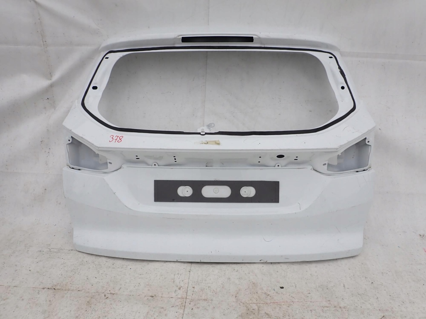 FORD FOCUS III 3 MK3 KOMBI 10-19 boot door rear