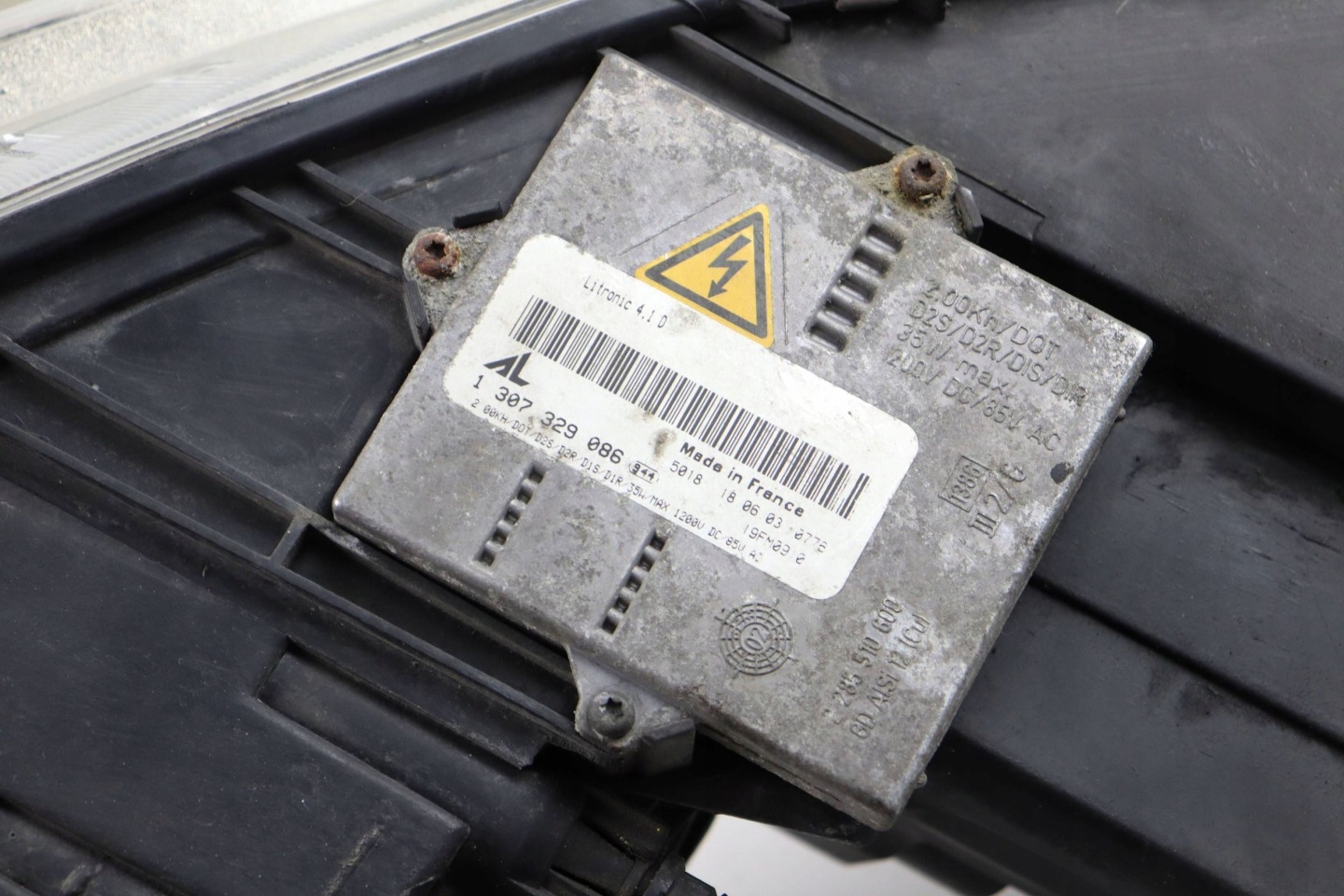 MAZDA 6 and light front left front XENON F014002476L EUROPA